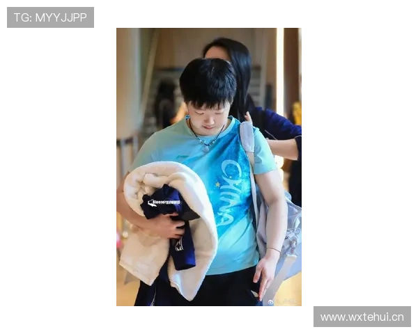 孙颖莎一天喝三杯冰美式，训练完直接躺地板睡俩小时