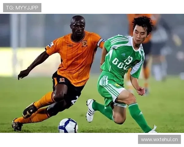 杨昊训练馆里比家还干净，鞋子排成队，活脱脱生活狂魔现场