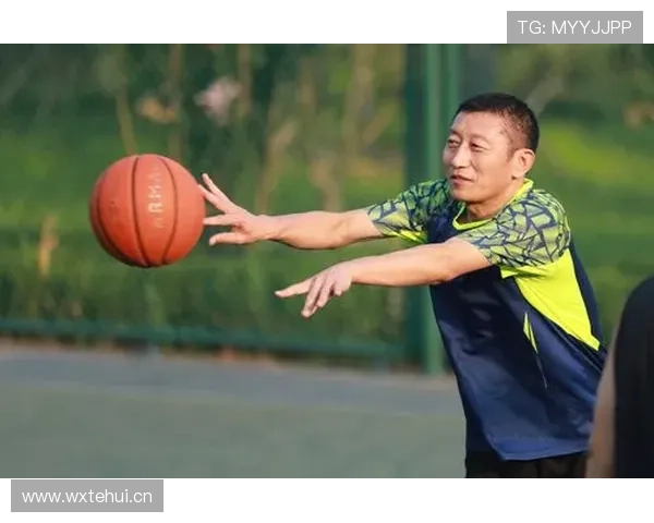 新手必看：抢篮板犯规的判定标准与常见误区详解