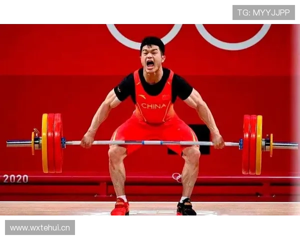 石智勇场上拼得像战士，回家门口却像进了豪车博物馆