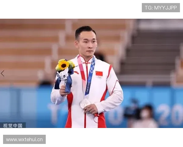 肖若腾赛前啃鸡腿的样子,比领奖台还上头 肖若腾赛前啃鸡腿的样子,比领奖台还上头