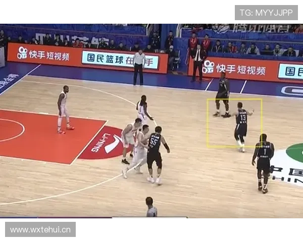阻挡犯规的判定标准：合法防守位置解析